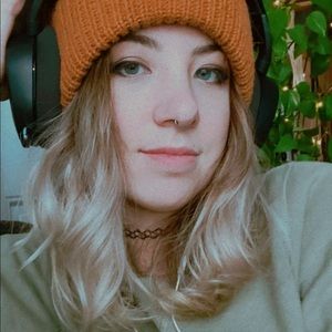 Meet your Posher, Annastasia